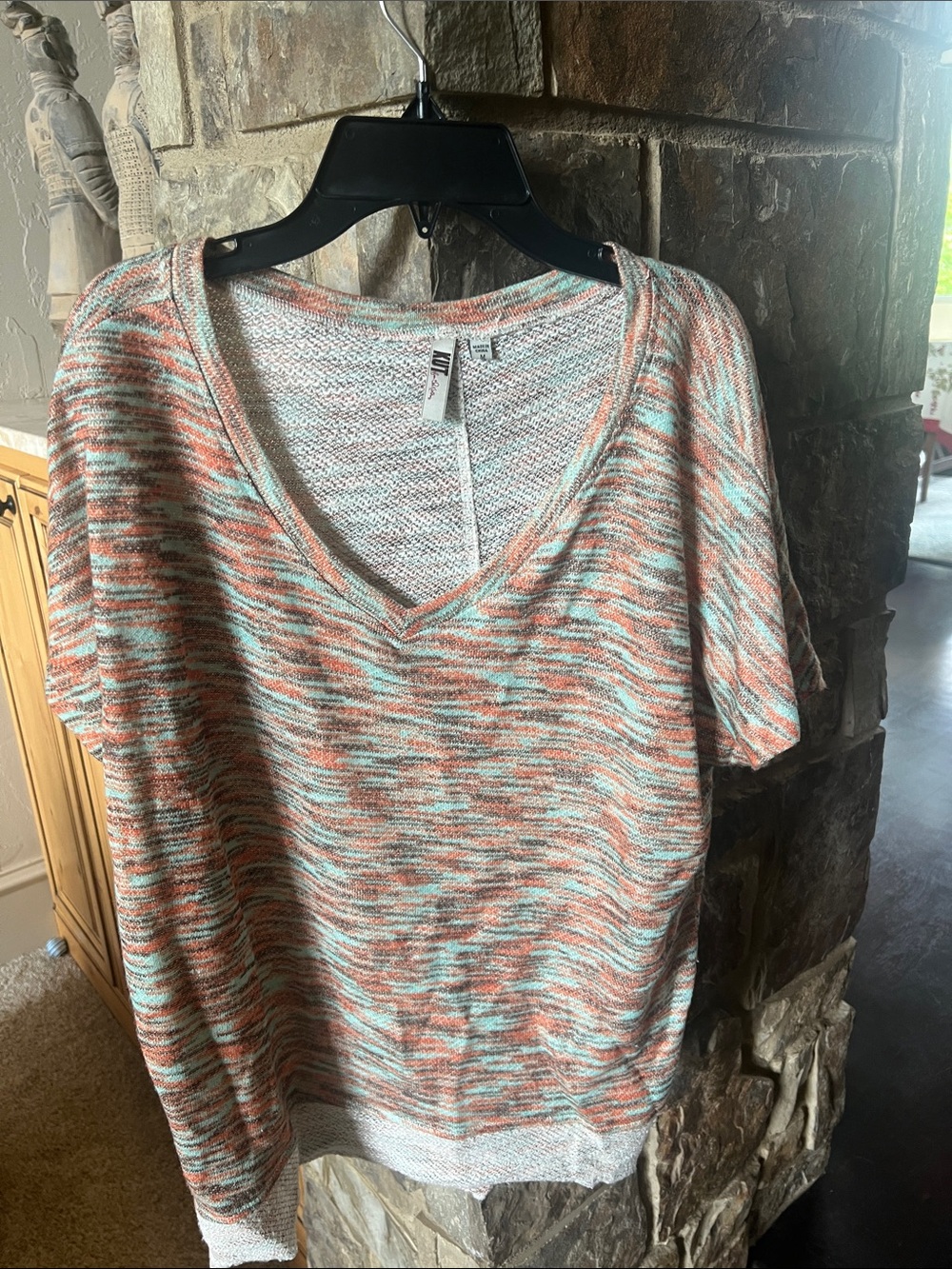 Kut from the Kloth Peach and Mint V‑Neck Short Sleeve Top